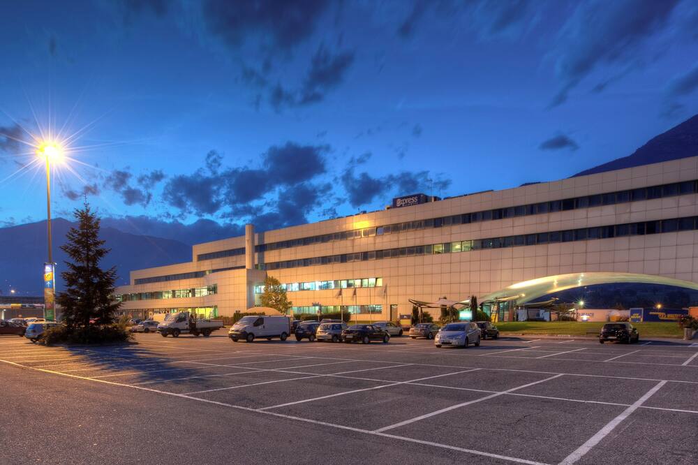 エクスプレス ホテル アオスタ イースト 写真