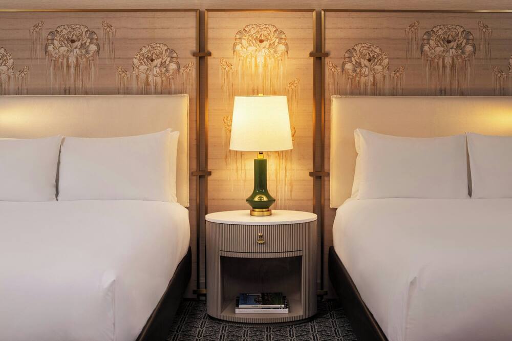 ザ タルボット オートグラフ コレクション 写真