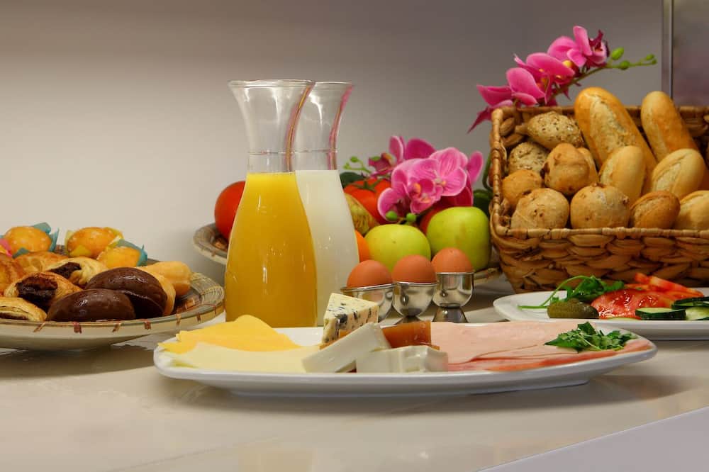 ホテル アパルタメントス Pyr フエンヒロラ 写真