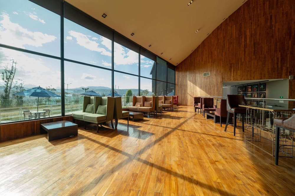 ウィンダム キト エアポート 写真