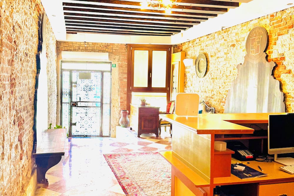 カ デイ ポロ 写真