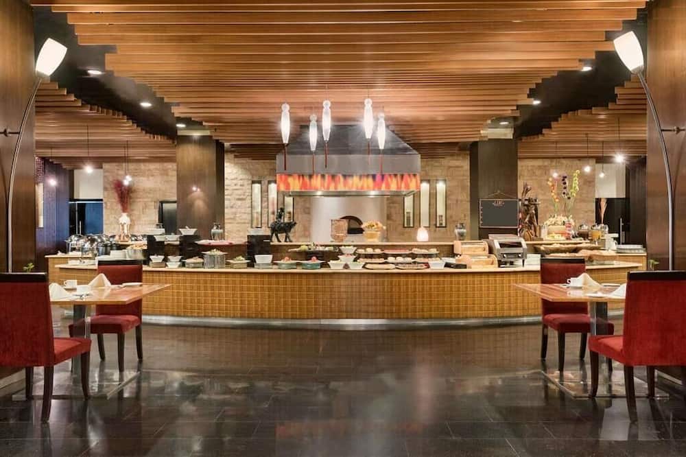 ラマダ プラザ バイ ウィンダム カラチ エアポート ホテル 写真