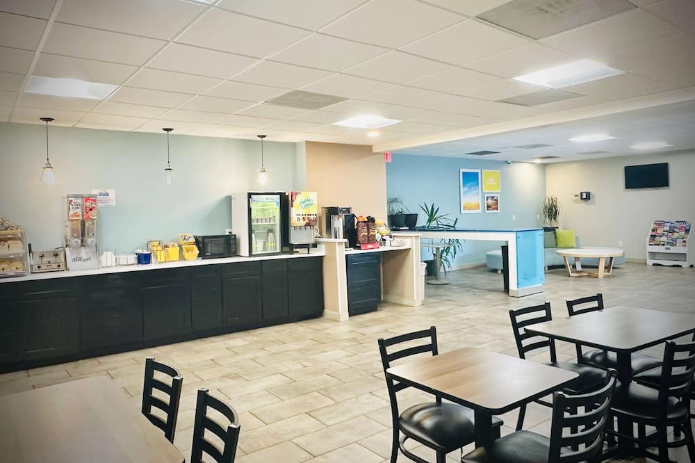 デイズ イン バイ ウィンダム ウエストエンド アレクサンドリア バージニア ワシントン DC エリア 写真