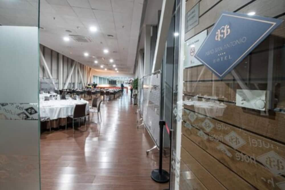 Abad San Antonio 写真