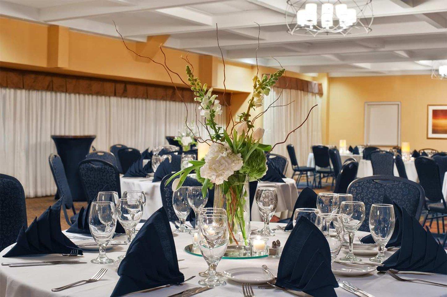 Embassy Suites by Kansas City Plaza 写真