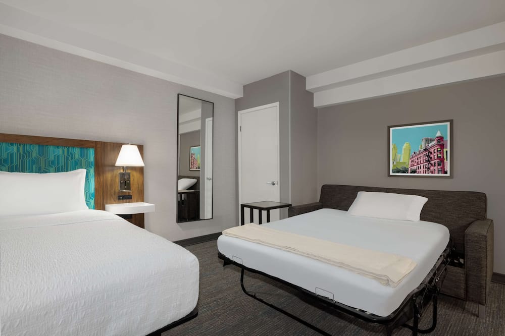 ハンプトン イン & スイーツ バイ ヒルトン トロント ダウンタウン 写真