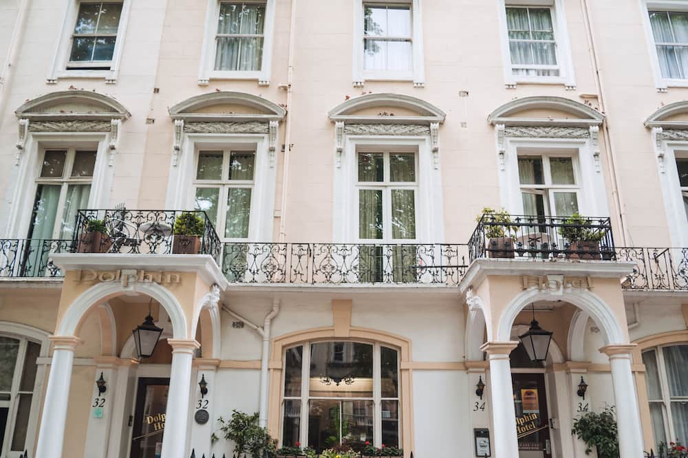 ドルフィン ホテル 写真