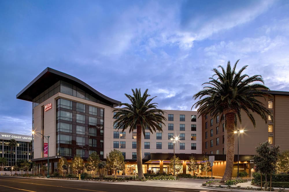 Home2 Suites by Hilton Anaheim Resort, CA 写真