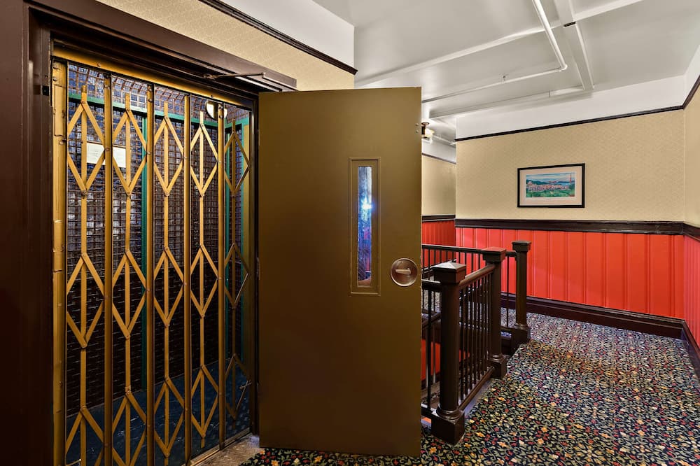 ミティラー サンフランシスコ シュアステイ コレクション バイ ベストウェスタン 写真