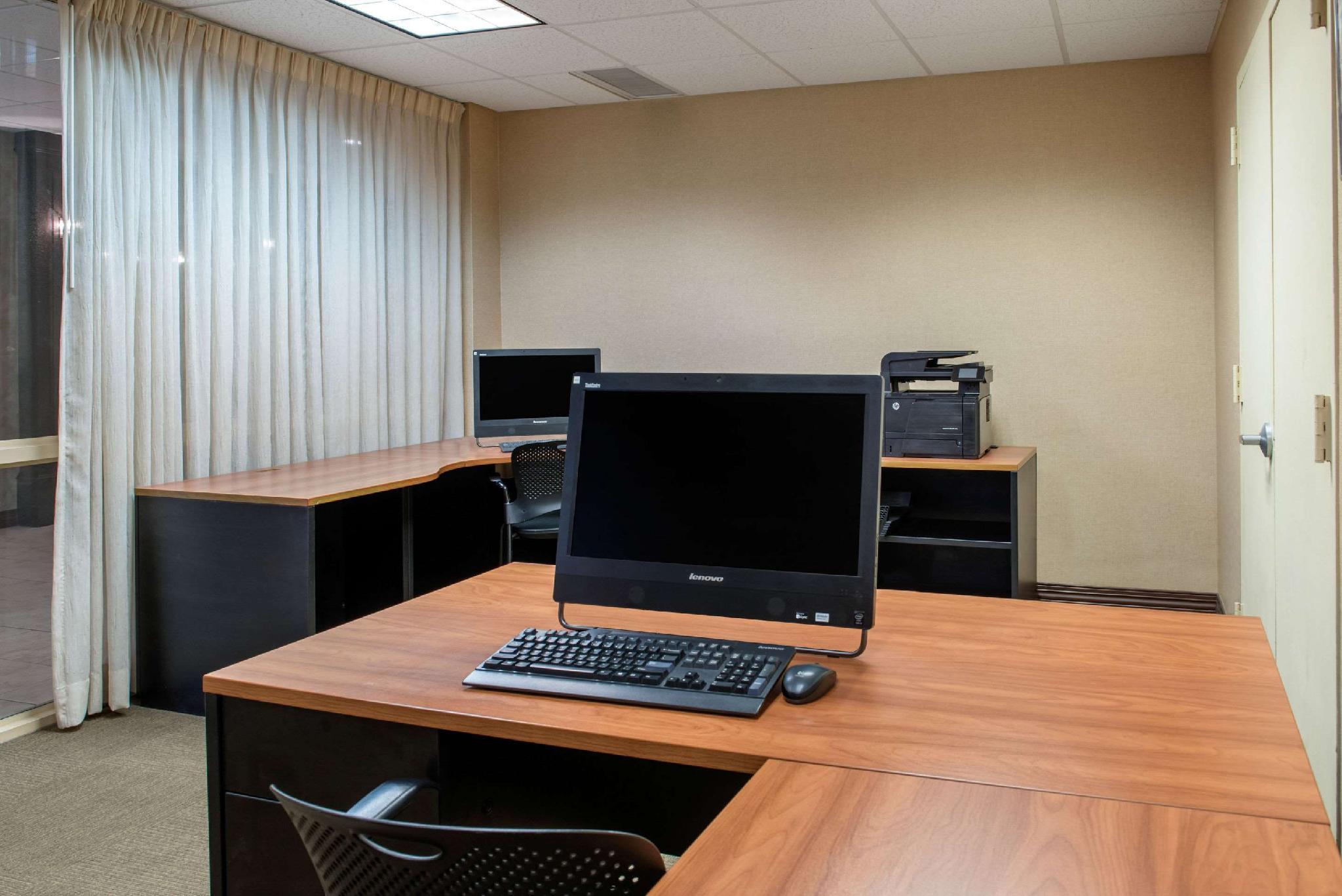 クオリティ ホテル カンファレンス センター シンシナティ ブルー アッシュ 写真