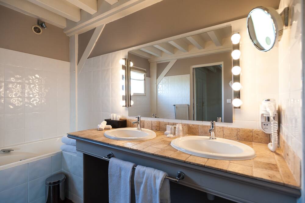 Ermitage De Corton - Teritoria 写真