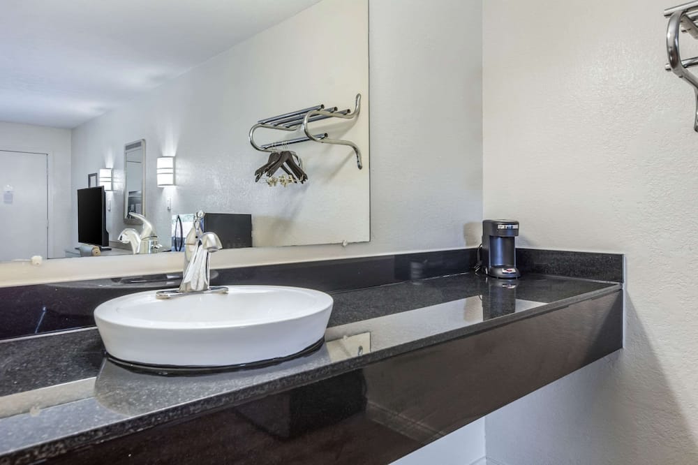 クオリティ イン & スイーツ コロンバス ウェスト 写真