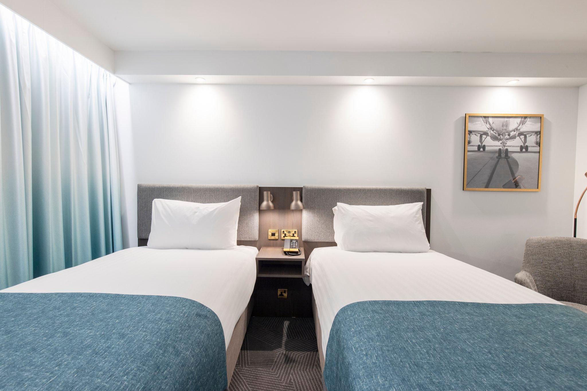 ホリデイ イン ブリストル エアポート バイ IHG 写真
