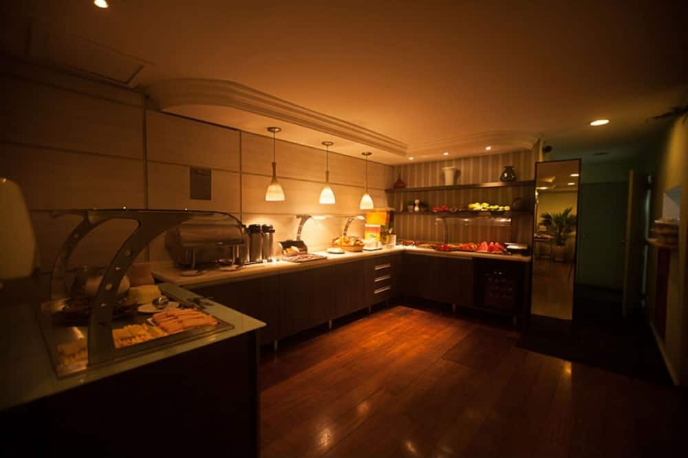 ホテル プラザ アポロ 写真