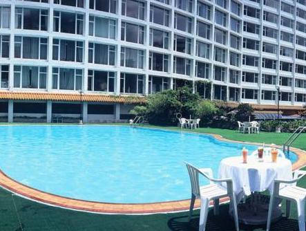 ゴールデン ラスター ホテル 写真