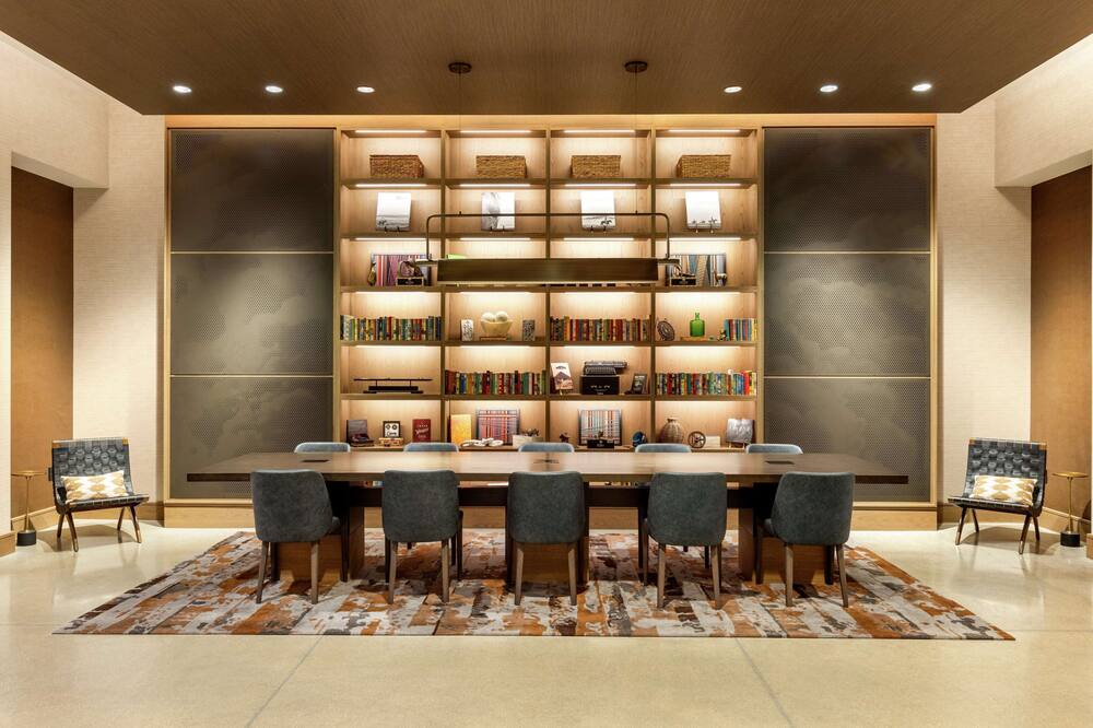 ダブルツリー バイ ヒルトン アビリーン ダウンタウン コンベンション センター 写真