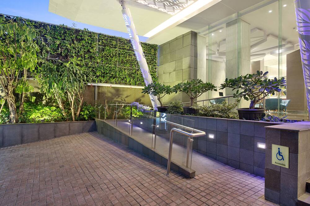 ホリデイ イン エクスプレス ジャカルタ ワヒド ハシム バイ IHG 写真