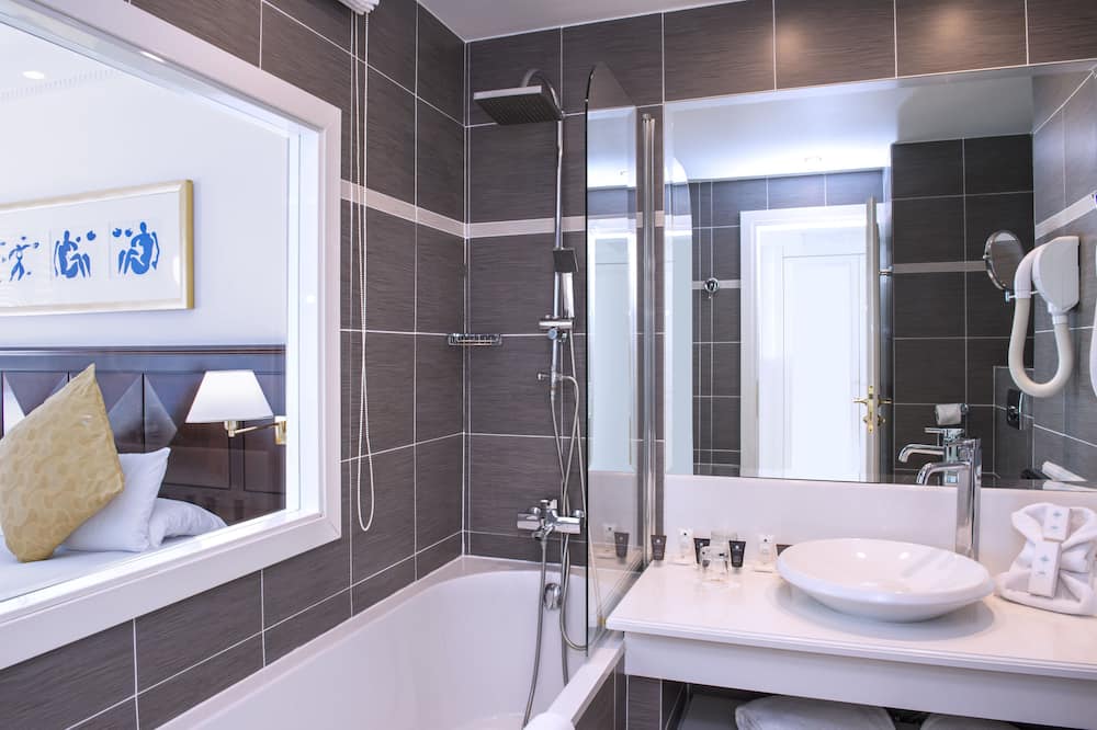 ホテル ウエスト エンド プロムナード デ ザングレ 写真