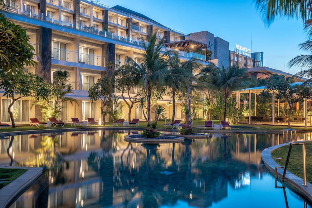 フォー ポインツ バイ シェラトン バリ ウンガサン 写真