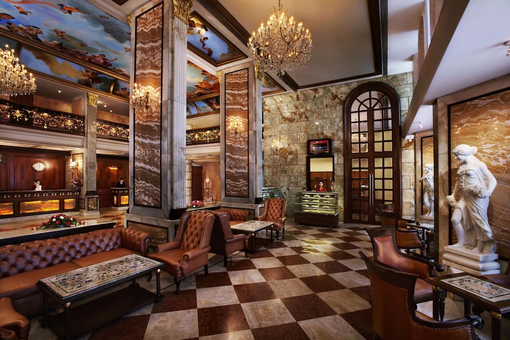 ホテル ザ ロイヤル プラザ 写真