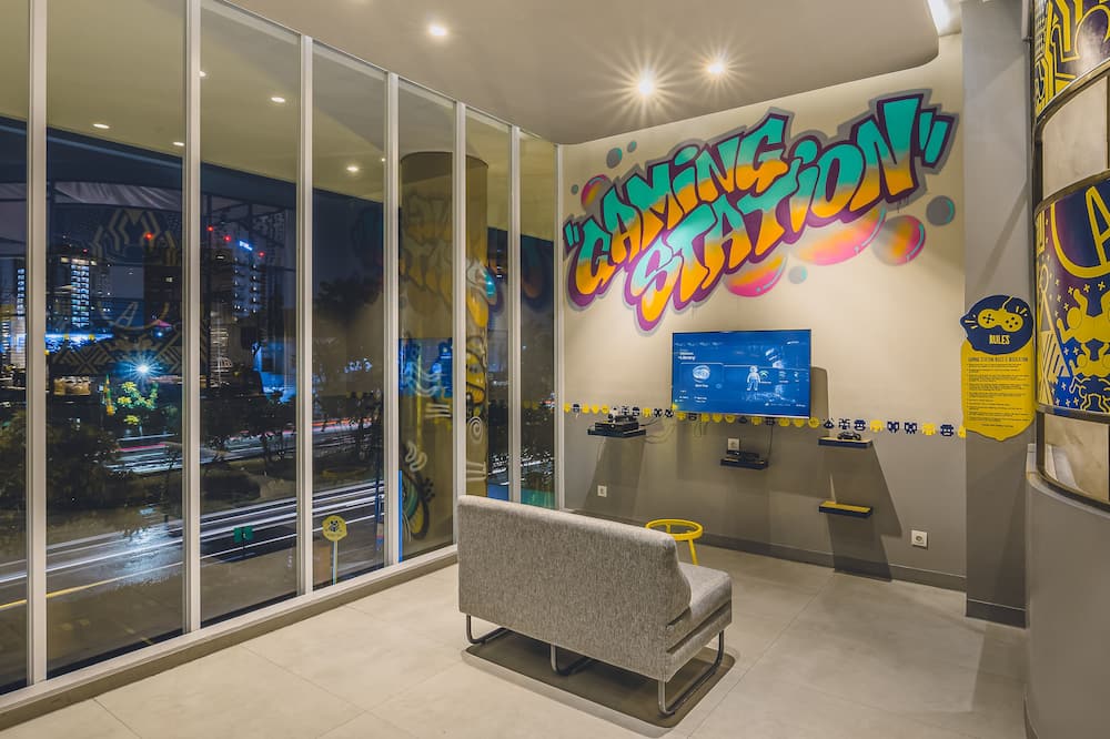 イエロー ホテル ジェムルサリ スラバヤ 写真