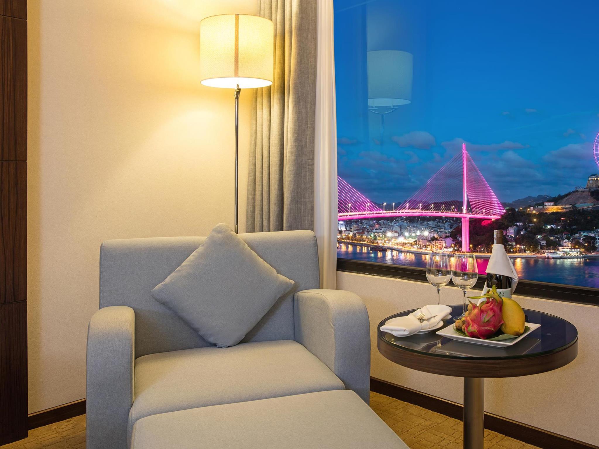 ウィンダム レジェンド ハロン ホテル 写真