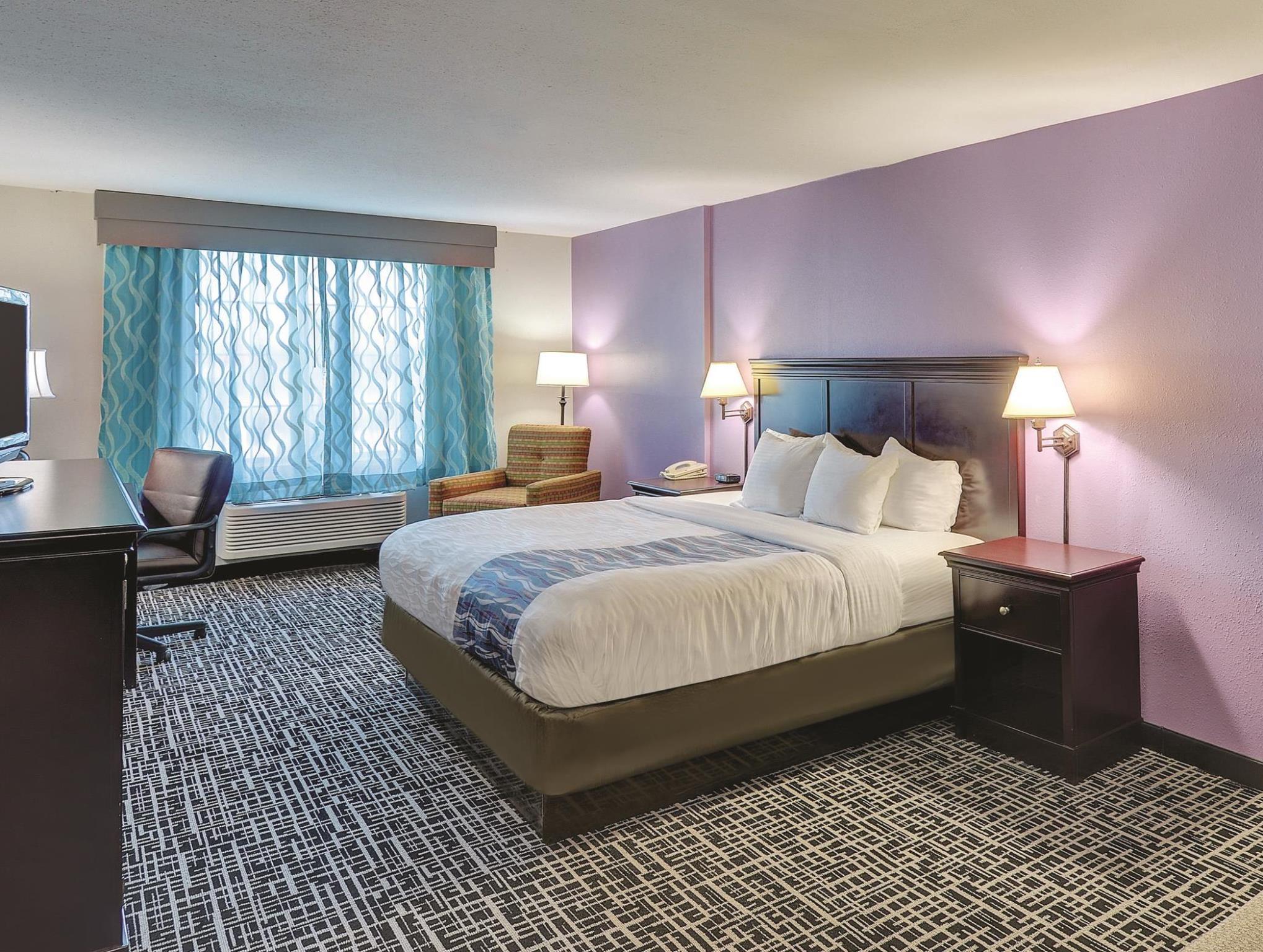 ラ キンタ イン & スイーツ バイ ウィンダム クックヴィル 写真