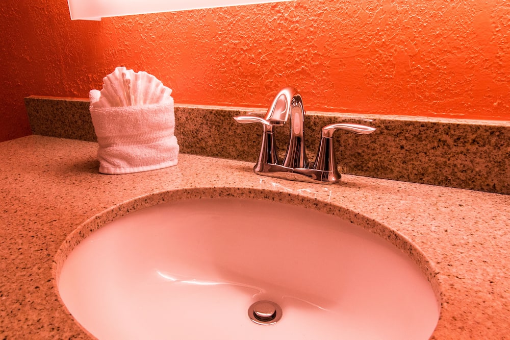 ハワード ジョンソン バイ ウィンダム ポーツマス 写真