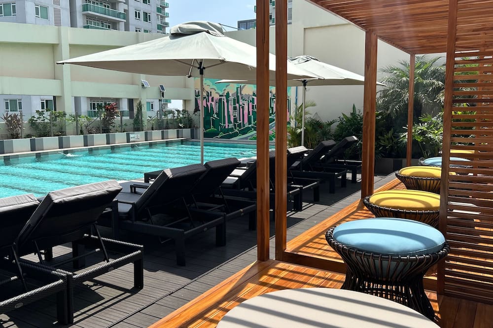 ホリデイ イン ＆ スイーツ マカティ バイ IHG 写真