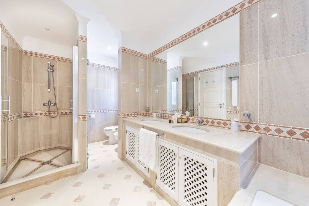 エンコスタ ド ラーゴ 写真