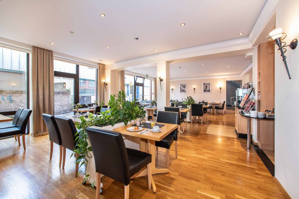 ウノ  ホテル ポストホフ サールルイス 写真