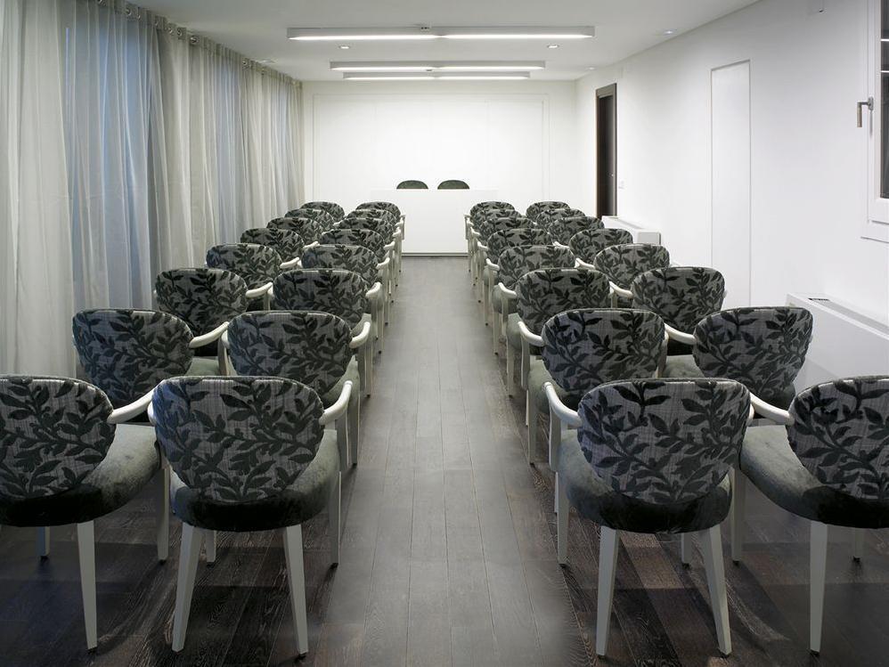 オスペス プエルタ デ アルカラ 写真