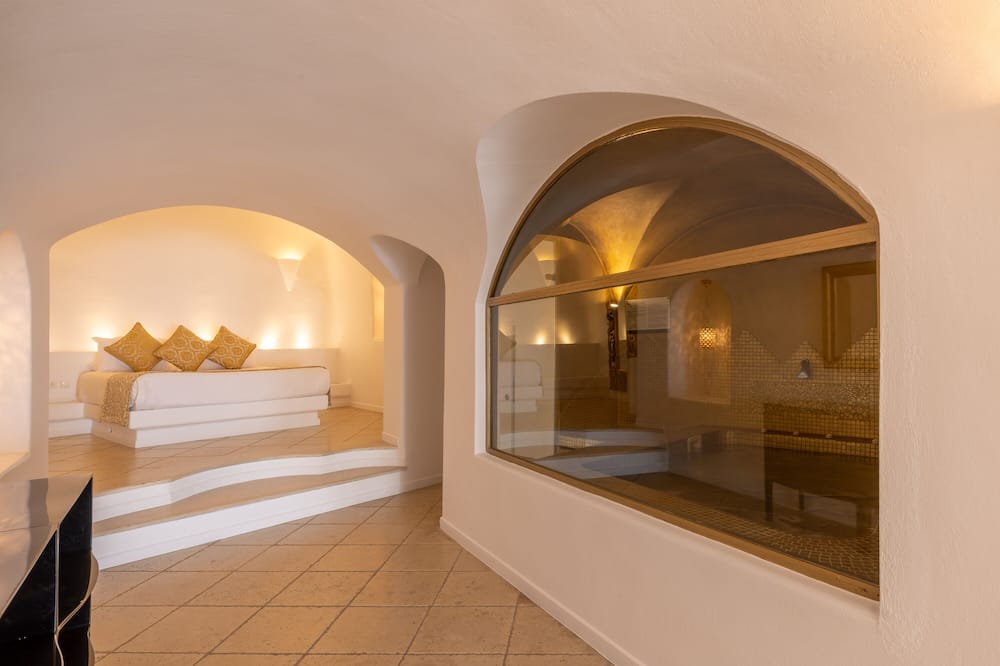 アバブ ブルー スイーツ 写真