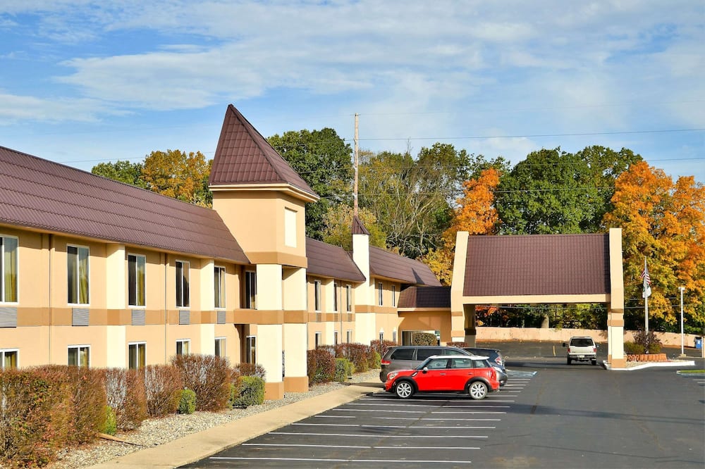 カントリー イン & スイーツ バイ ラディソン バトル クリーク ミシガン 写真