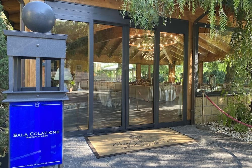 Four Points Flex by Sheraton Naples Marigliano 写真