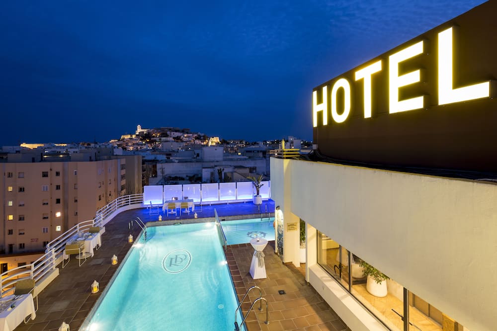 ロイヤル プラザ ホテル 写真