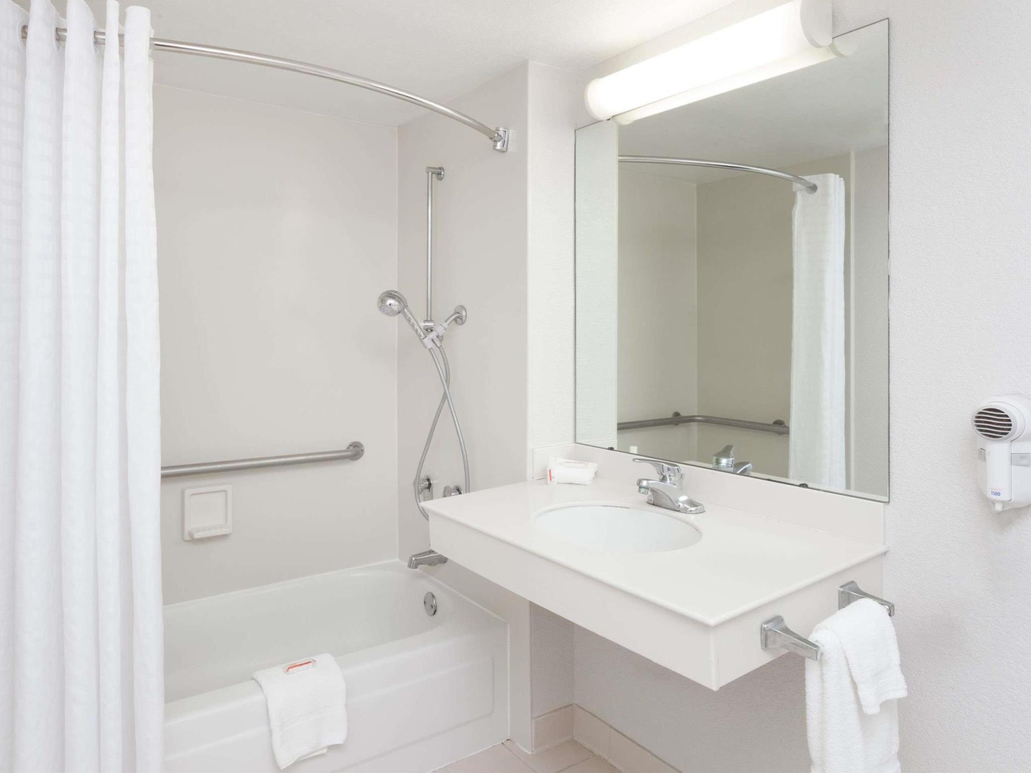 デイズ イン & スイーツ バイ ウィンダム アーリントン ハイツ 写真