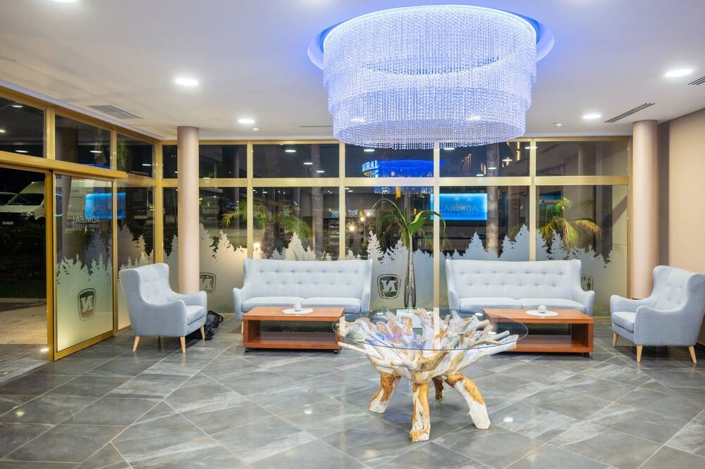 Admiral Lodge 写真