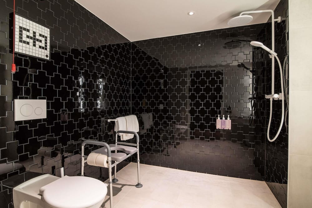 トライブ デュッセルドルフ 写真