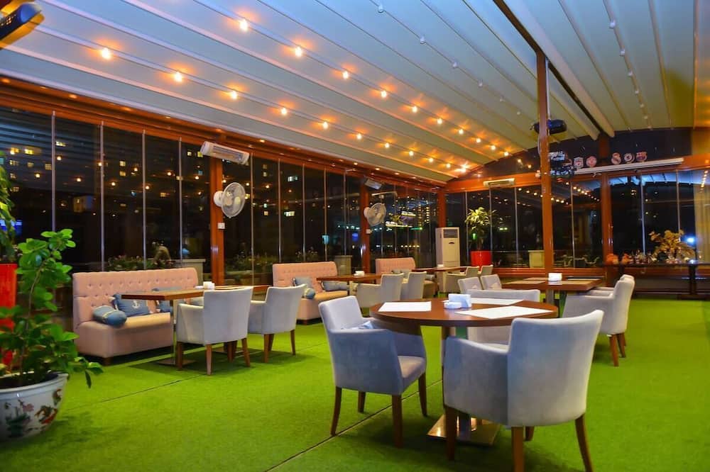 レイク パレス ホテル & レストラン 写真