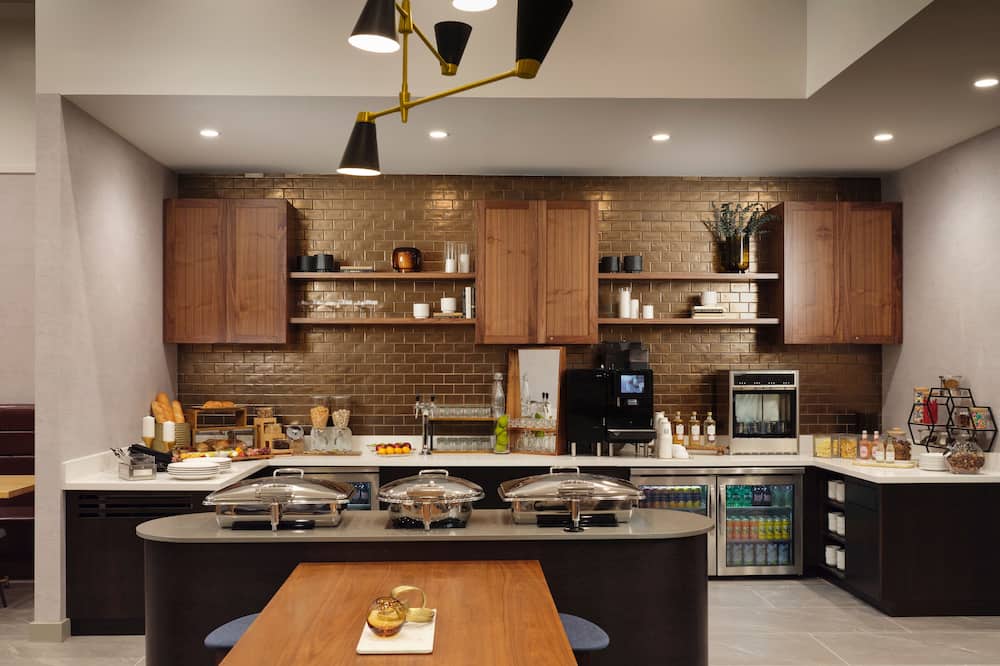 Sheraton Grand Rapids Airport Hotel 写真