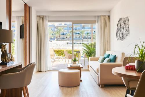 ザフィロ パレス アルクディア 写真