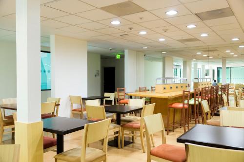 Excellence Express & Suites 写真