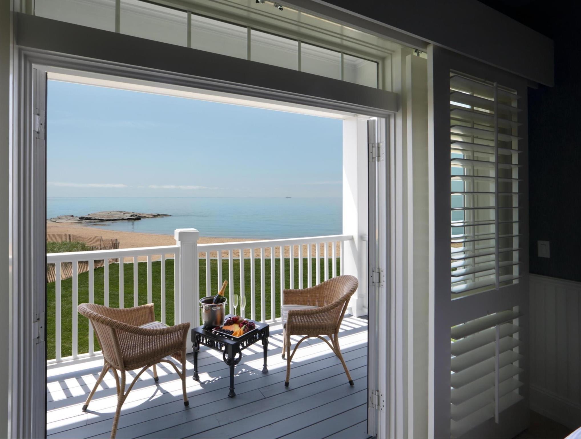 Madison Beach Hotel , Curio a Collection by Hilton 写真