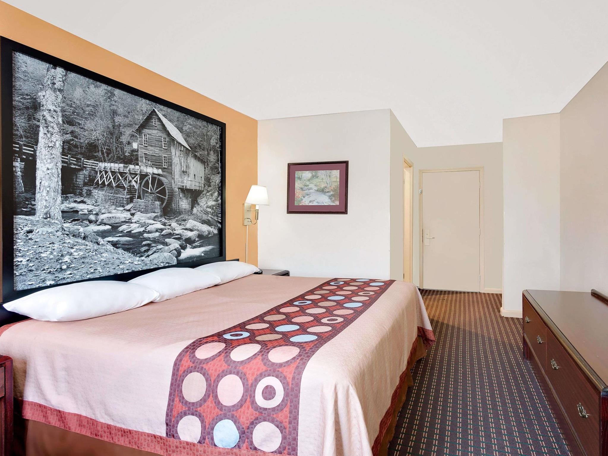 スーパー 8 バイ ウィンダム ヒルズビル 写真