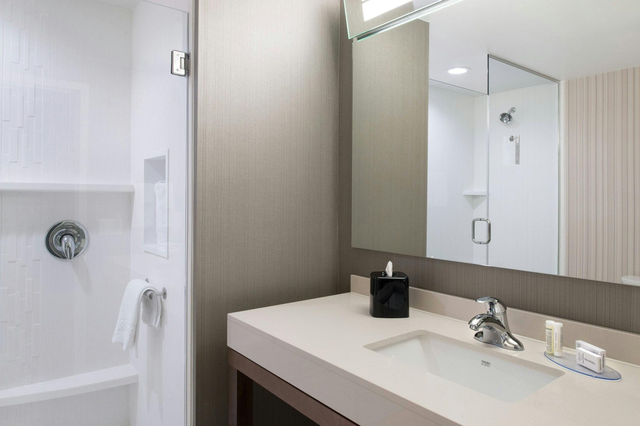 Courtyard by Marriott Detroit Farmington Hills 写真