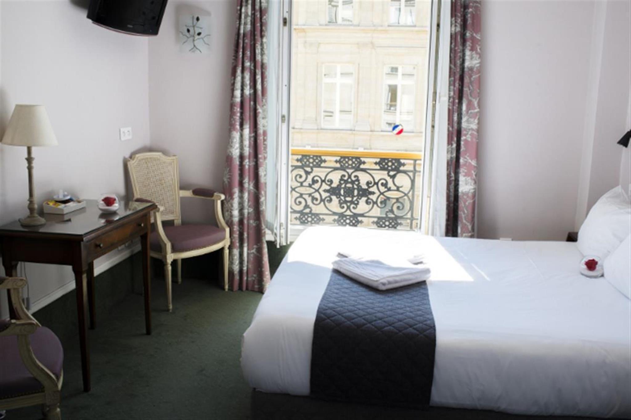 オテル フランス ルーブル 写真