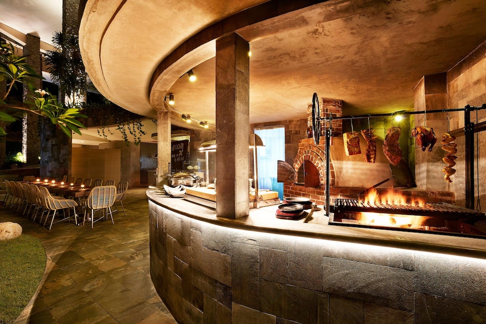 フォー ポインツ バイ シェラトン バリ クタ 写真