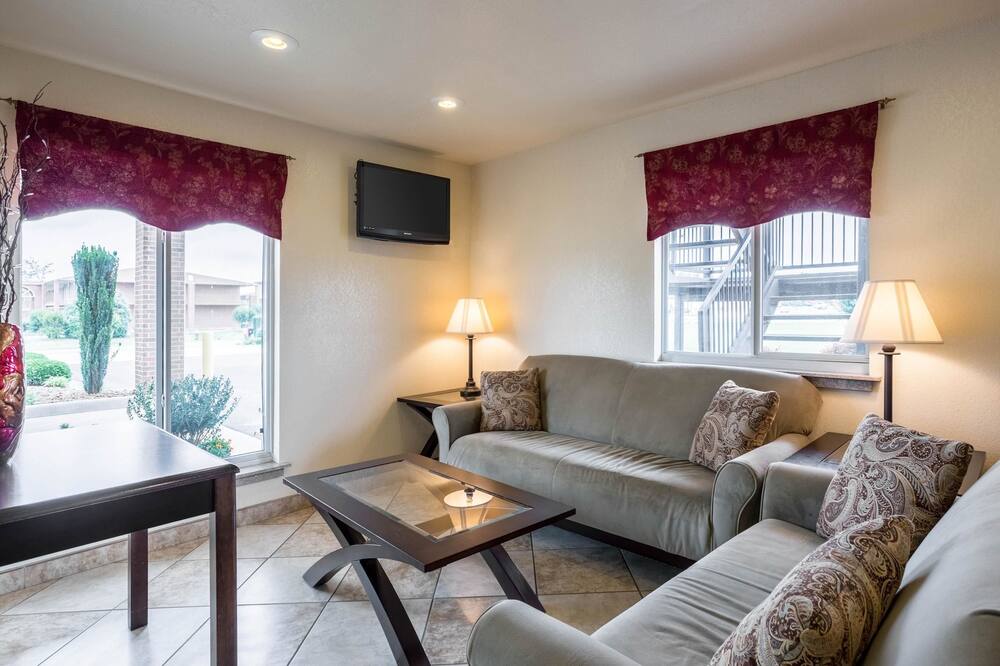 エコノ ロッジ イン & スイーツ サーシー 写真