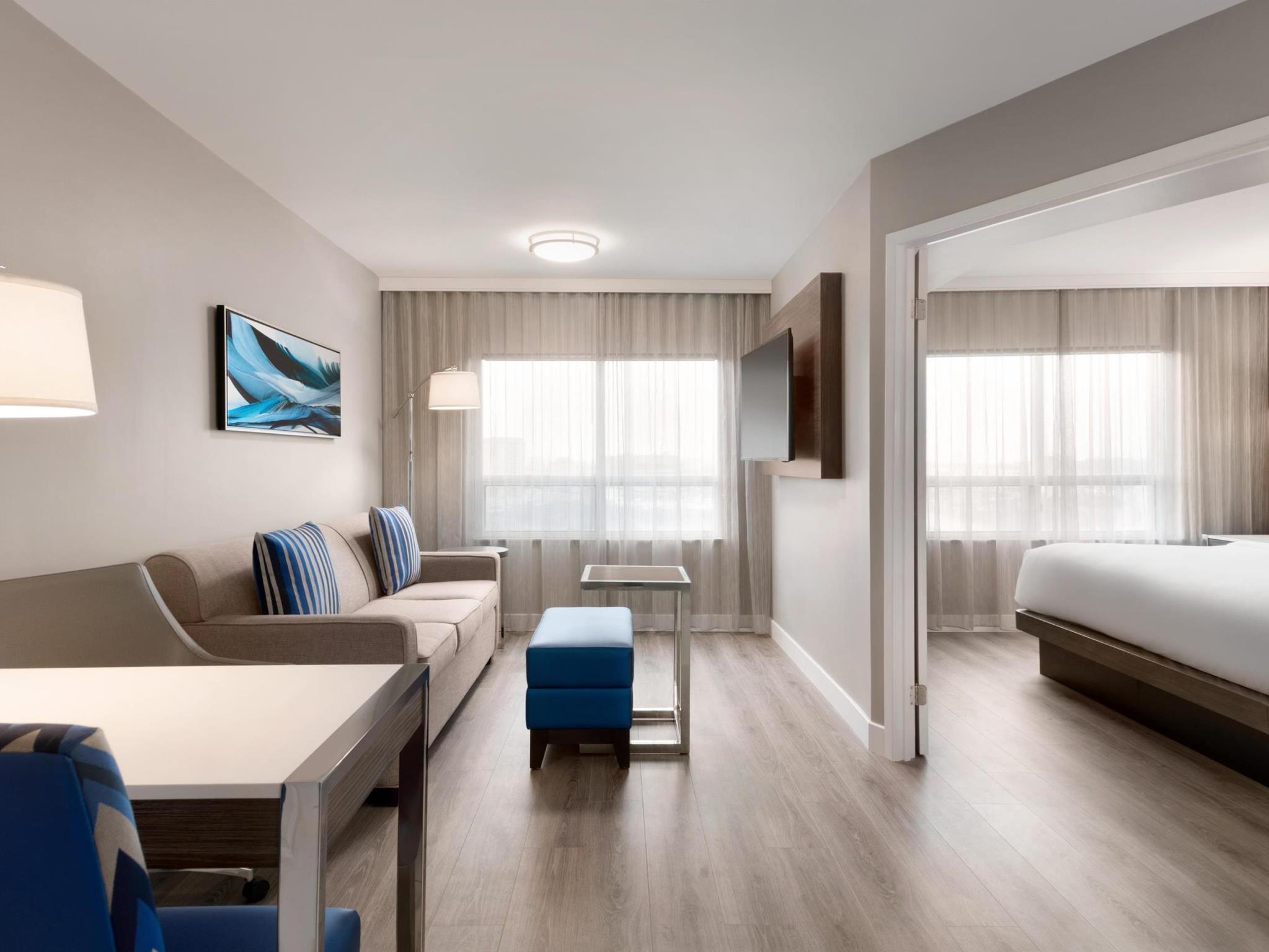 エンバシー スイーツ バイ ヒルトン トロント エアポート 写真